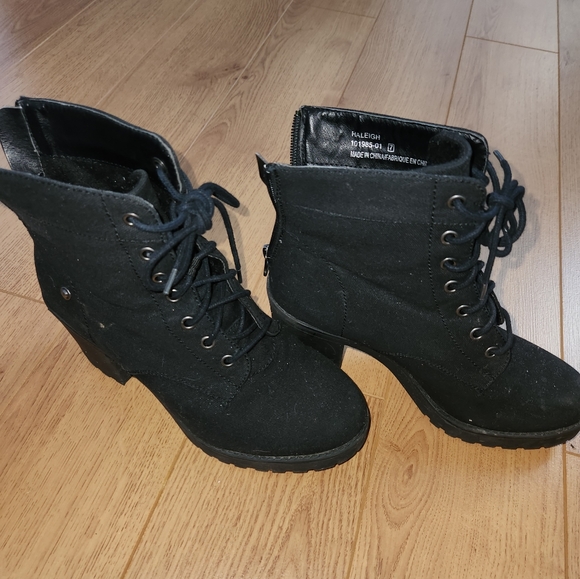 Black heel booties - Picture 3 of 4